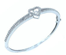 Load image into Gallery viewer, The Icy Heart Bracelet - Saivi Jewels
