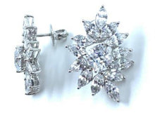 Load image into Gallery viewer, Icy Golden Cluster Earrings (Type 2) - Saivi Jewels
