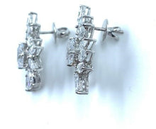 Load image into Gallery viewer, Icy Golden Cluster Earrings (Type 2)
