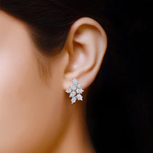 Load image into Gallery viewer, Leaves Cluster Earring - Saivi Jewels
